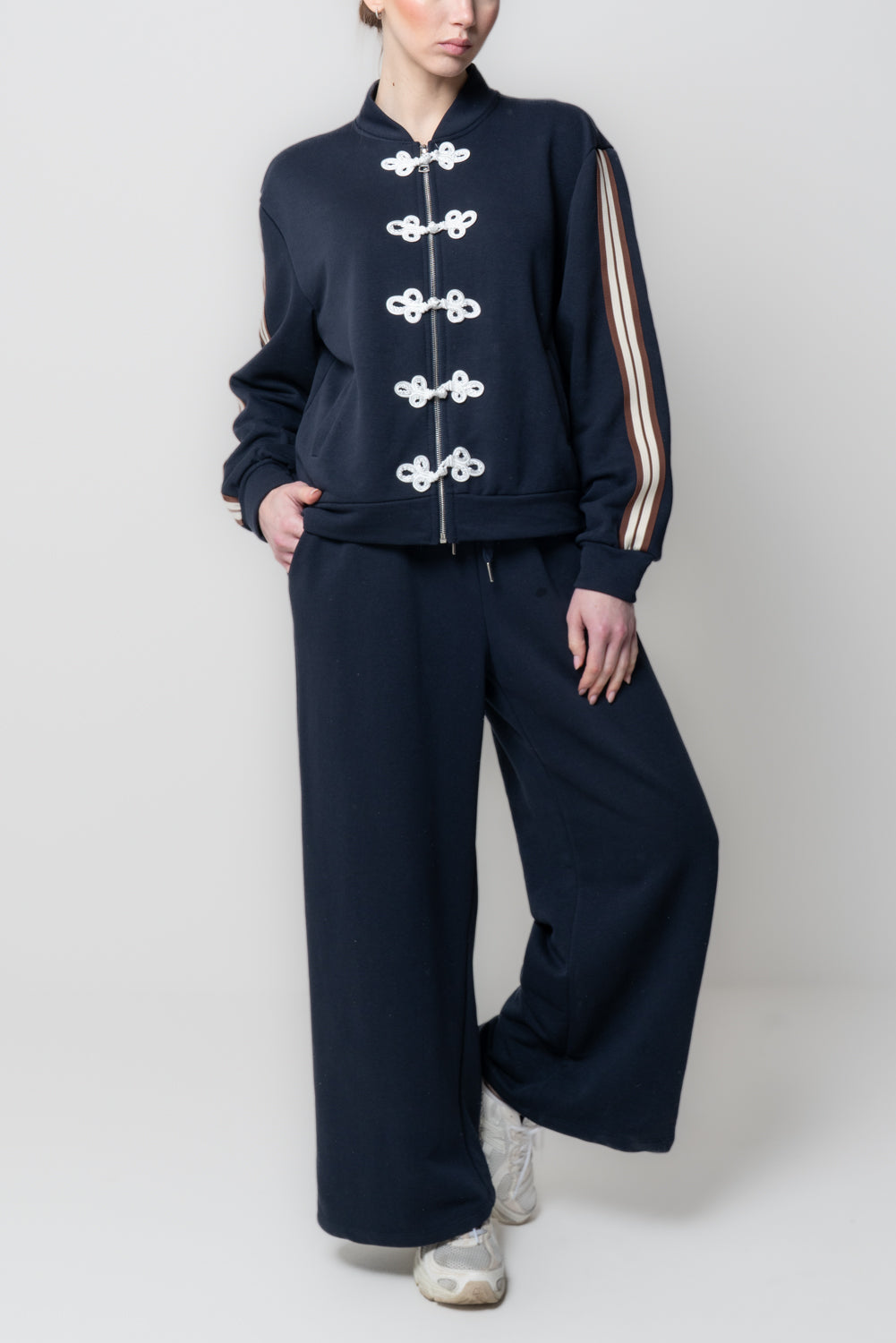 Felpa mandarin con alamari