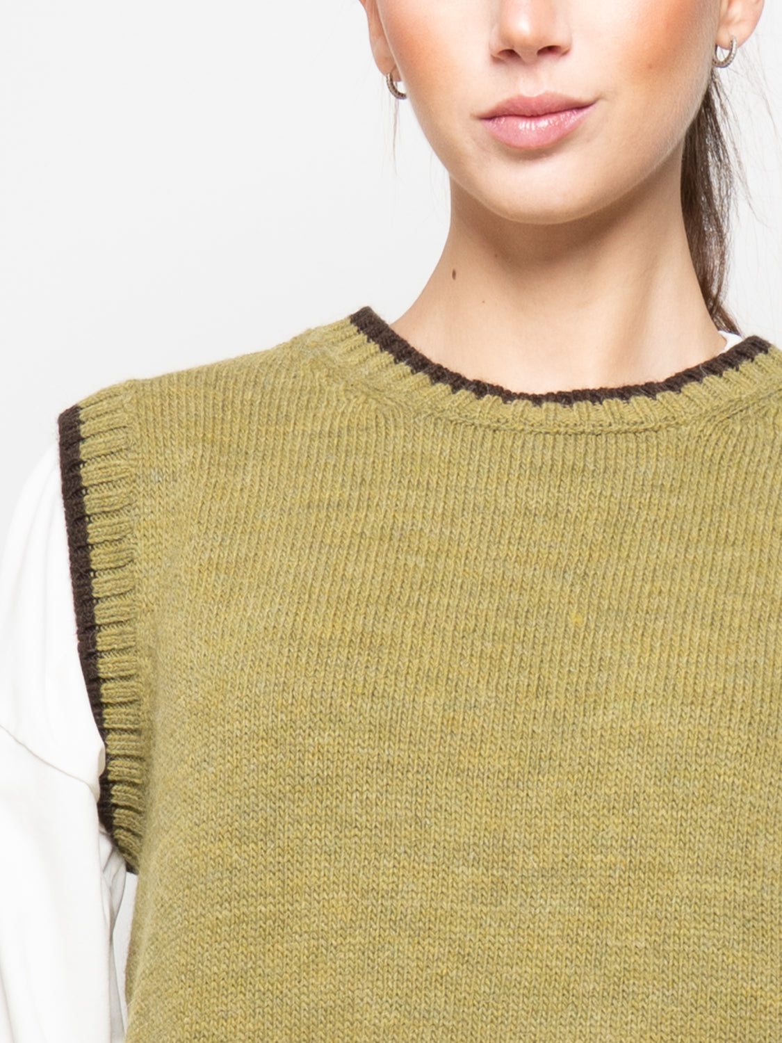 Gilet in maglia con profili a contrasto