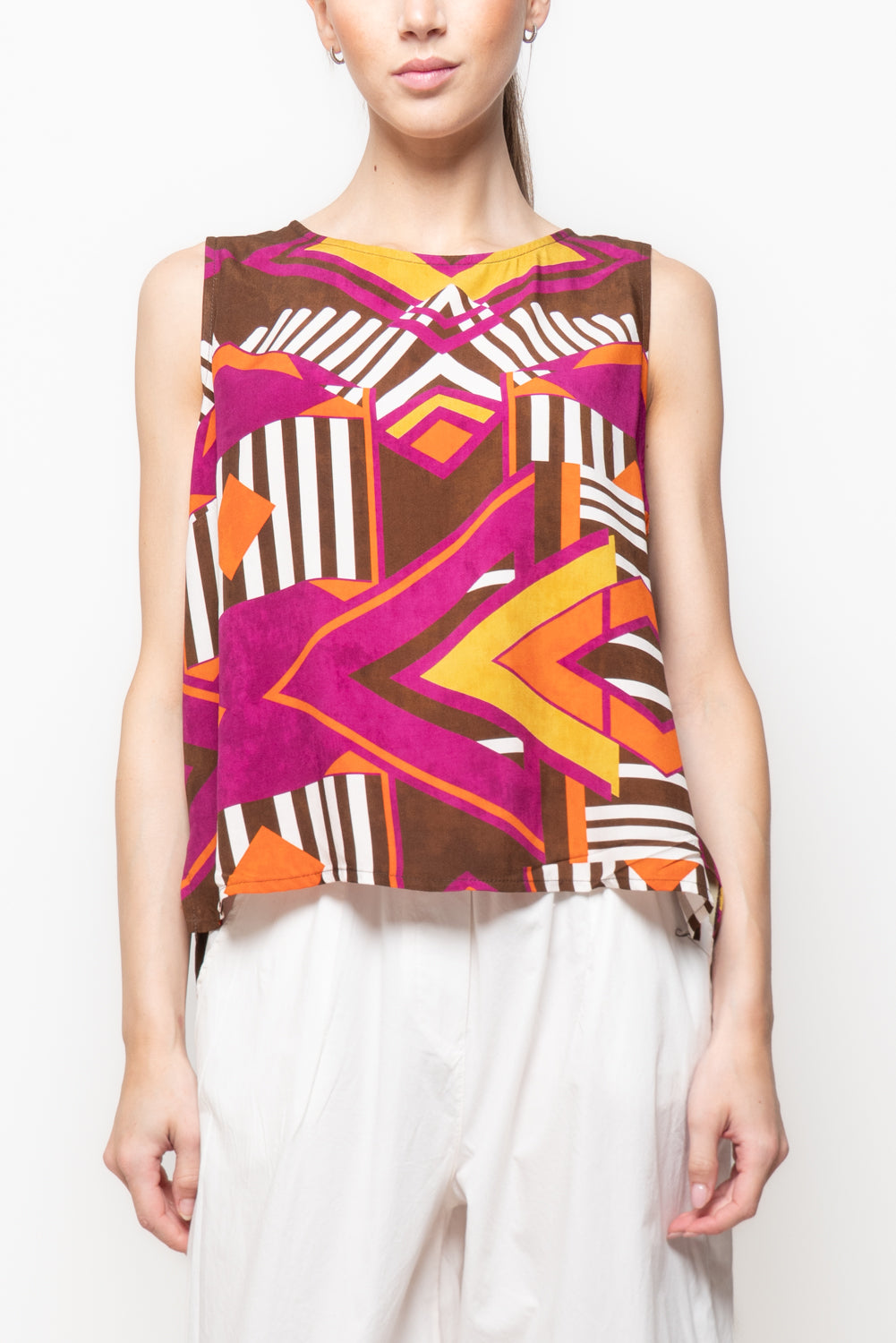 Top Smanicato Fluido con Stampa Geometrica