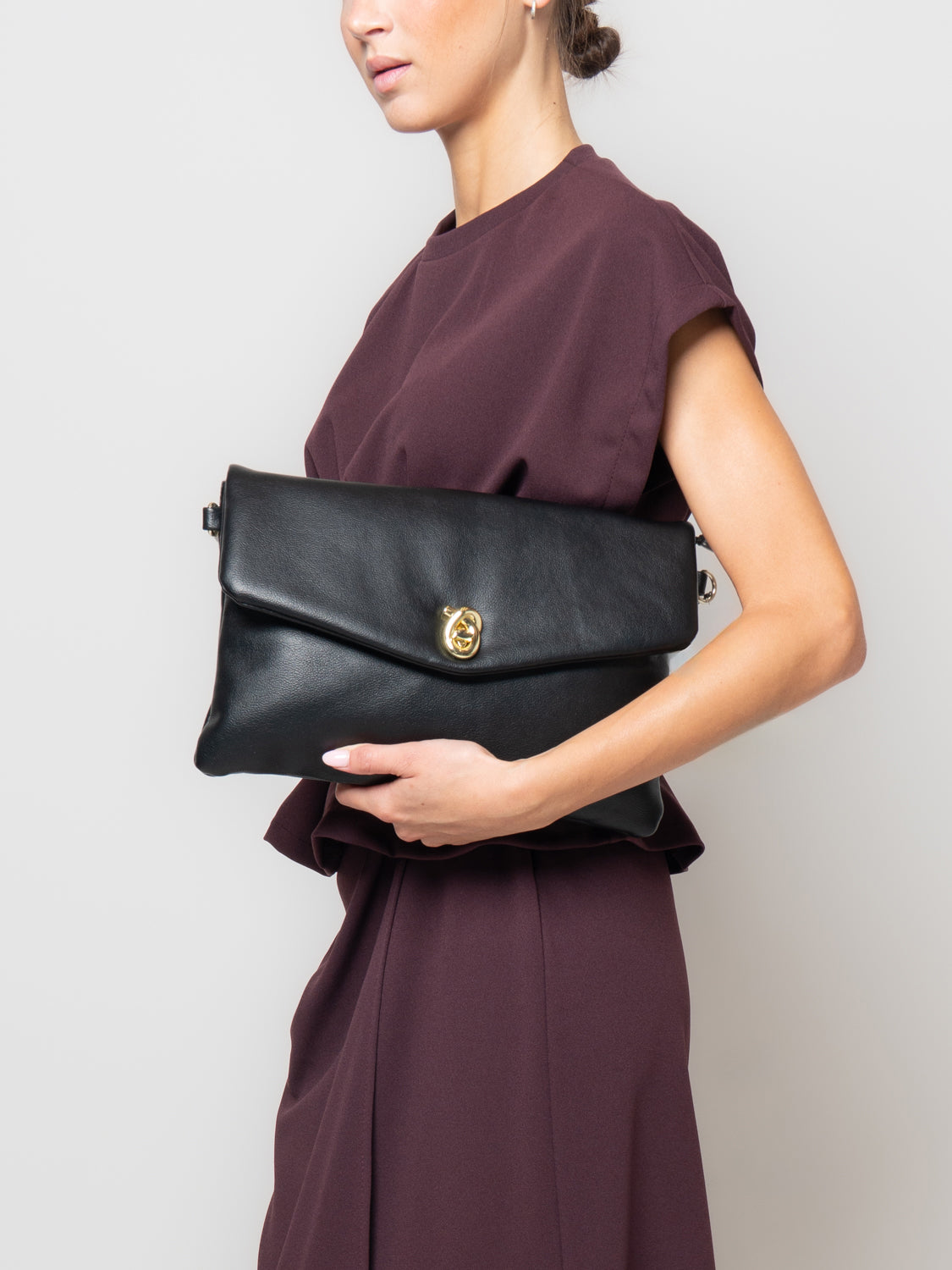Maxi pochette a busta in similpelle