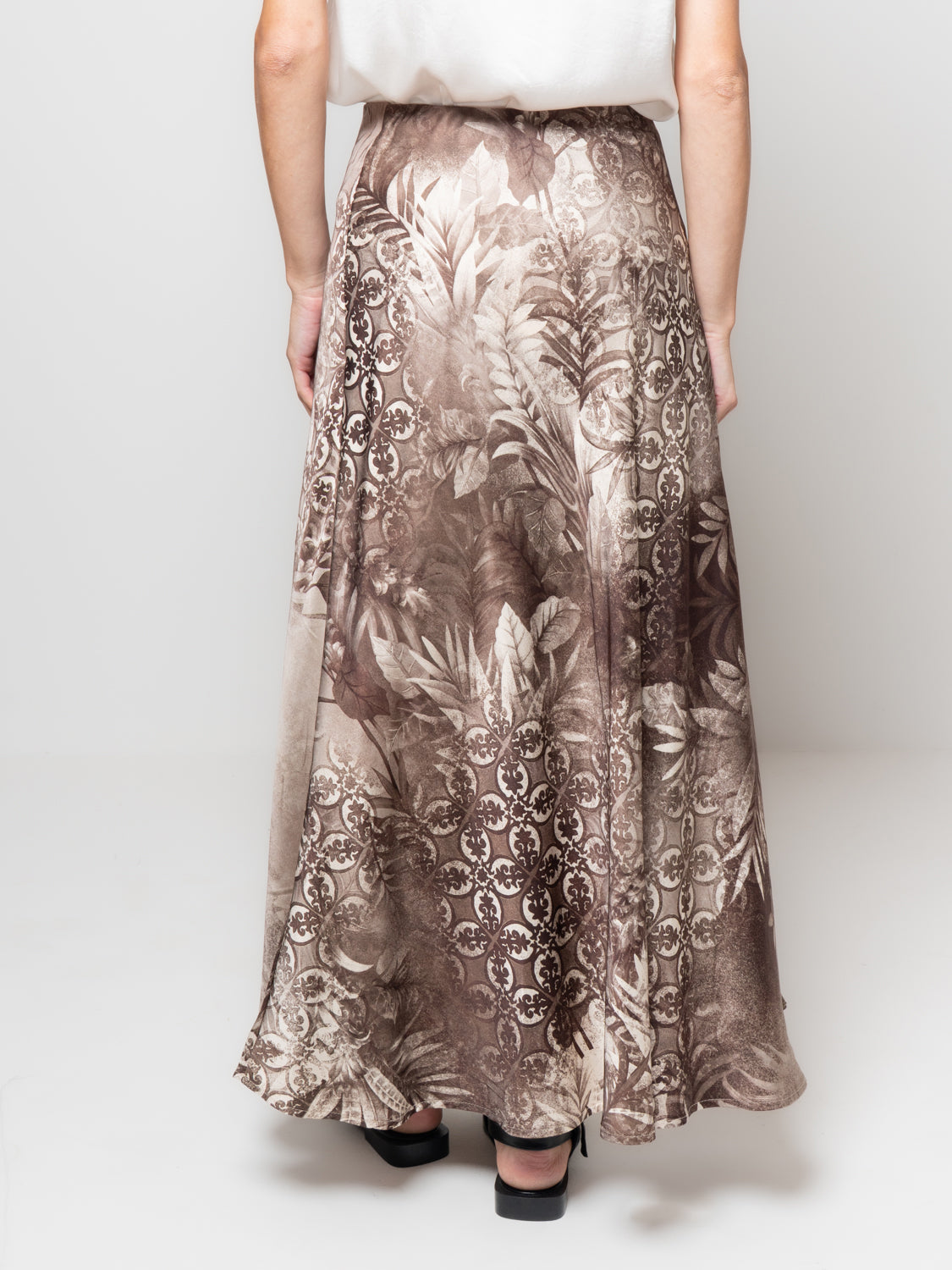 Lounguette fantasia in satin