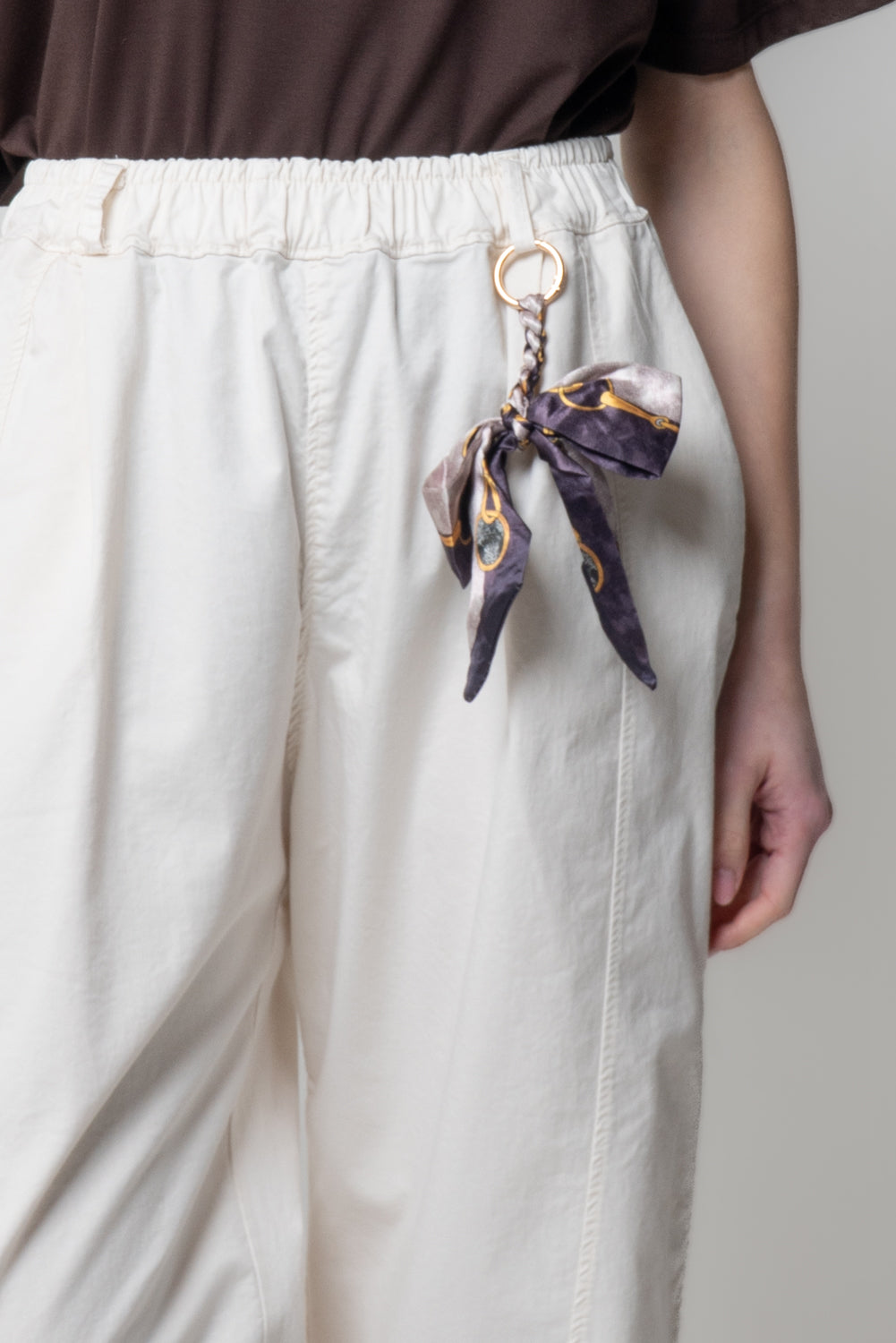 Pantalone a Carota con Foulard