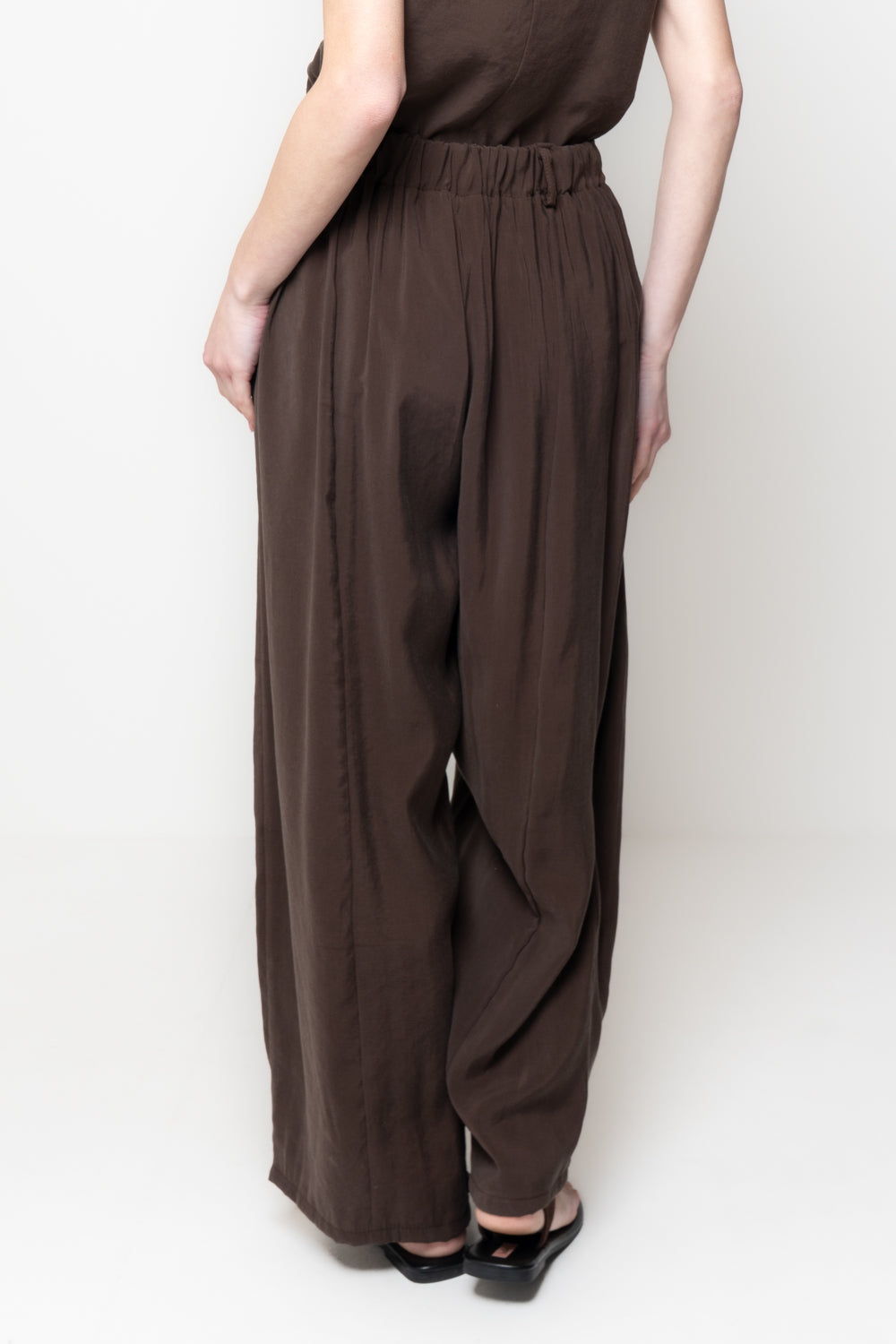 Pantaloni chiusura incrociata