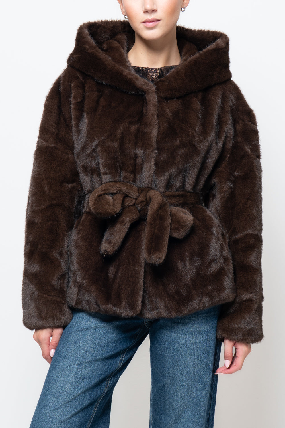 Pelliccia con cappuccio