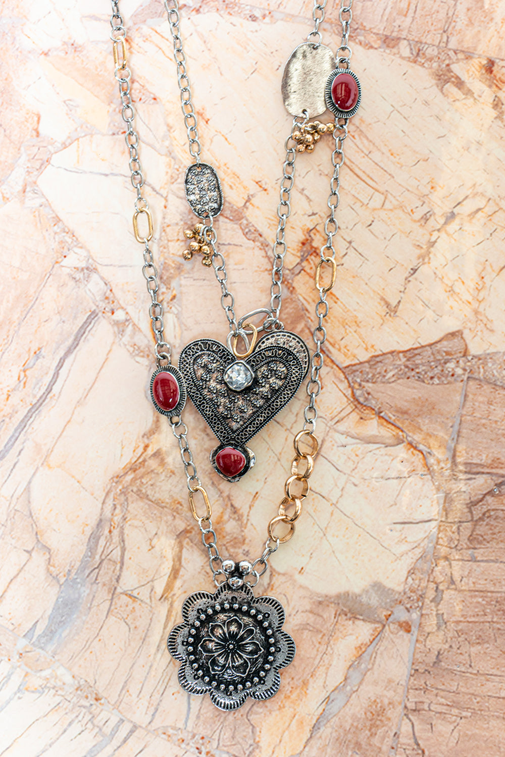 Collana con ciondoli