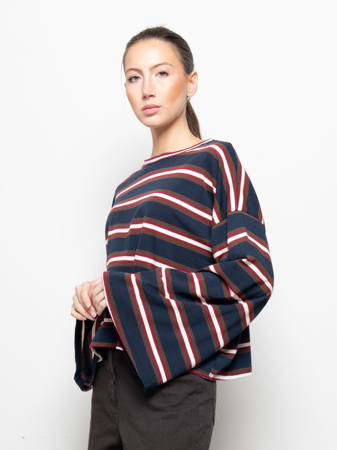 T- Shirt con manica svasata a righe
