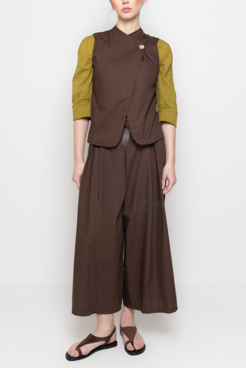 Gilet Strutturato con Chiusura Asimmetrica