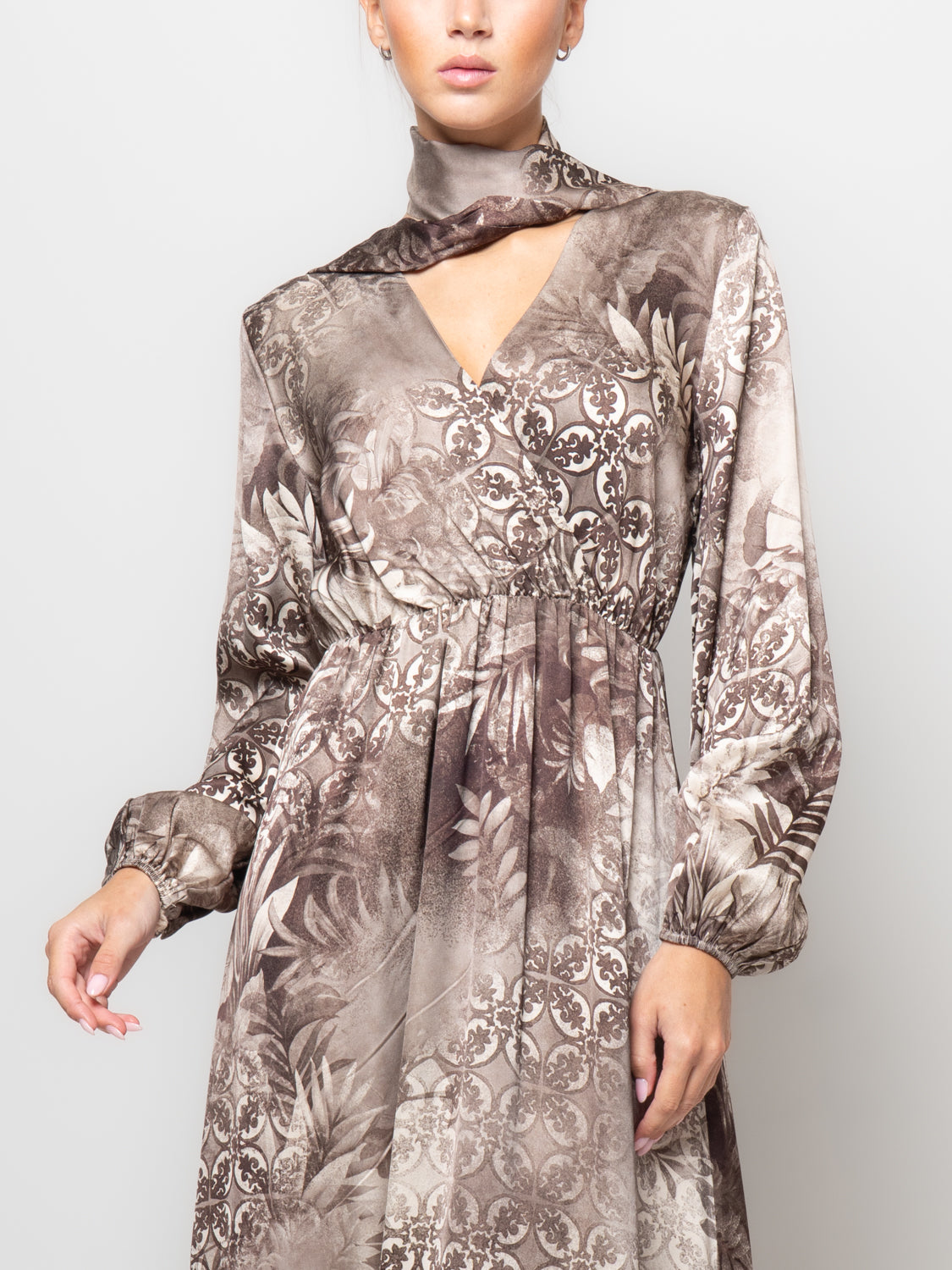 Abito fantasia in satin