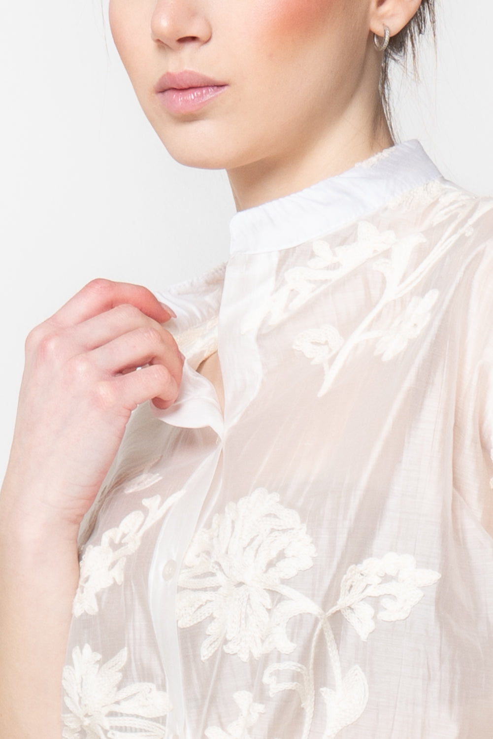 Camicia alla coreana con ricami