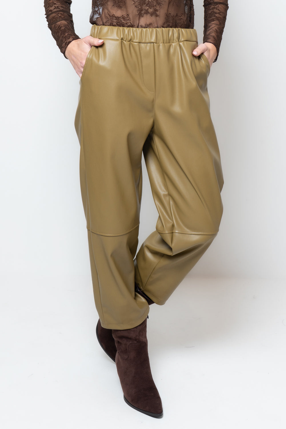 Pantalone baggy in similpelle