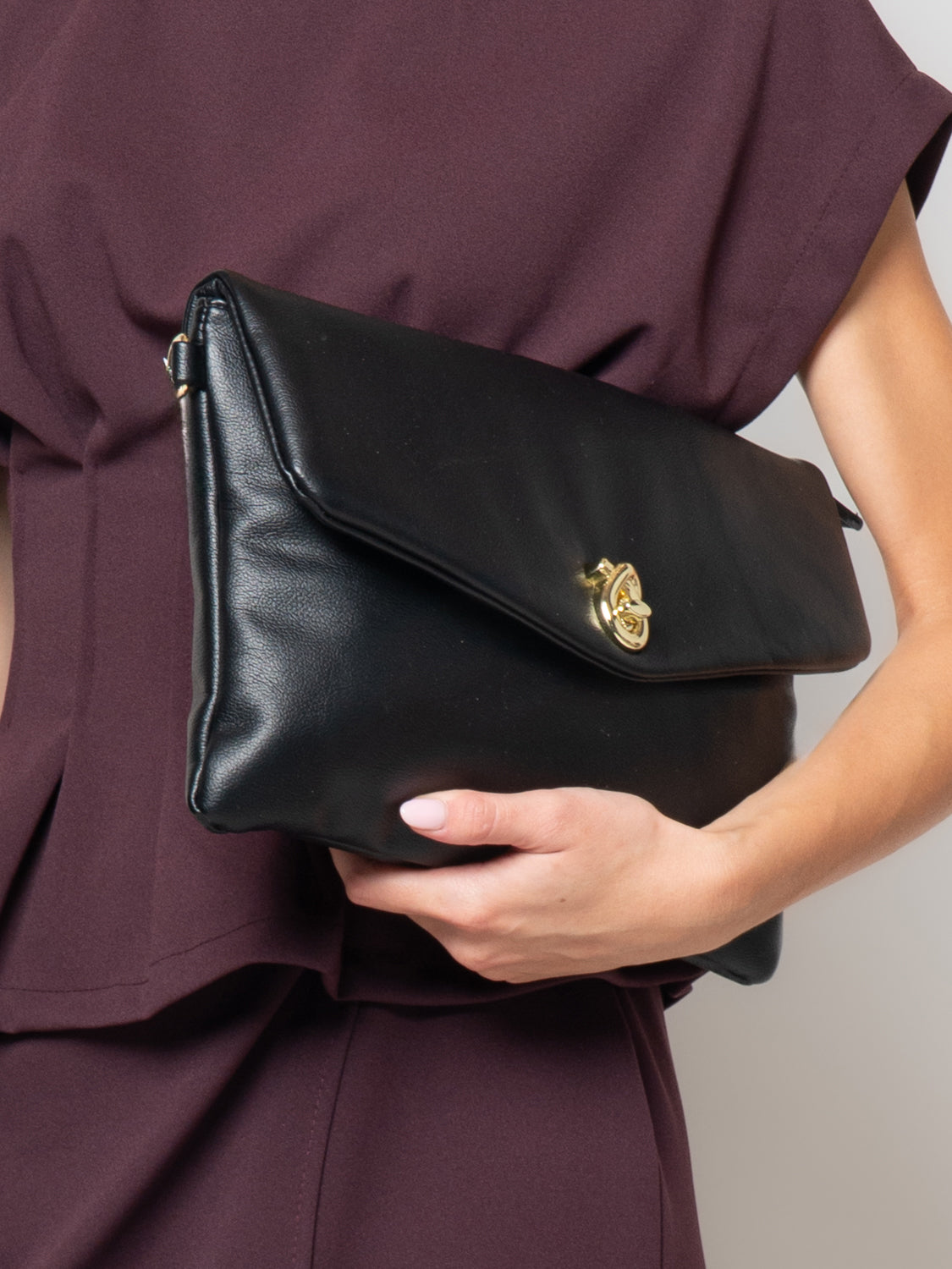 Maxi pochette a busta in similpelle