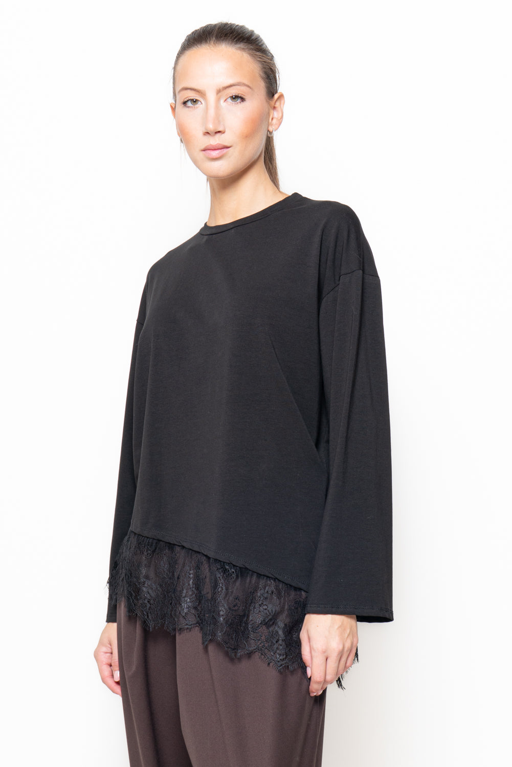 T-shirt oversize con fondo in pizzo