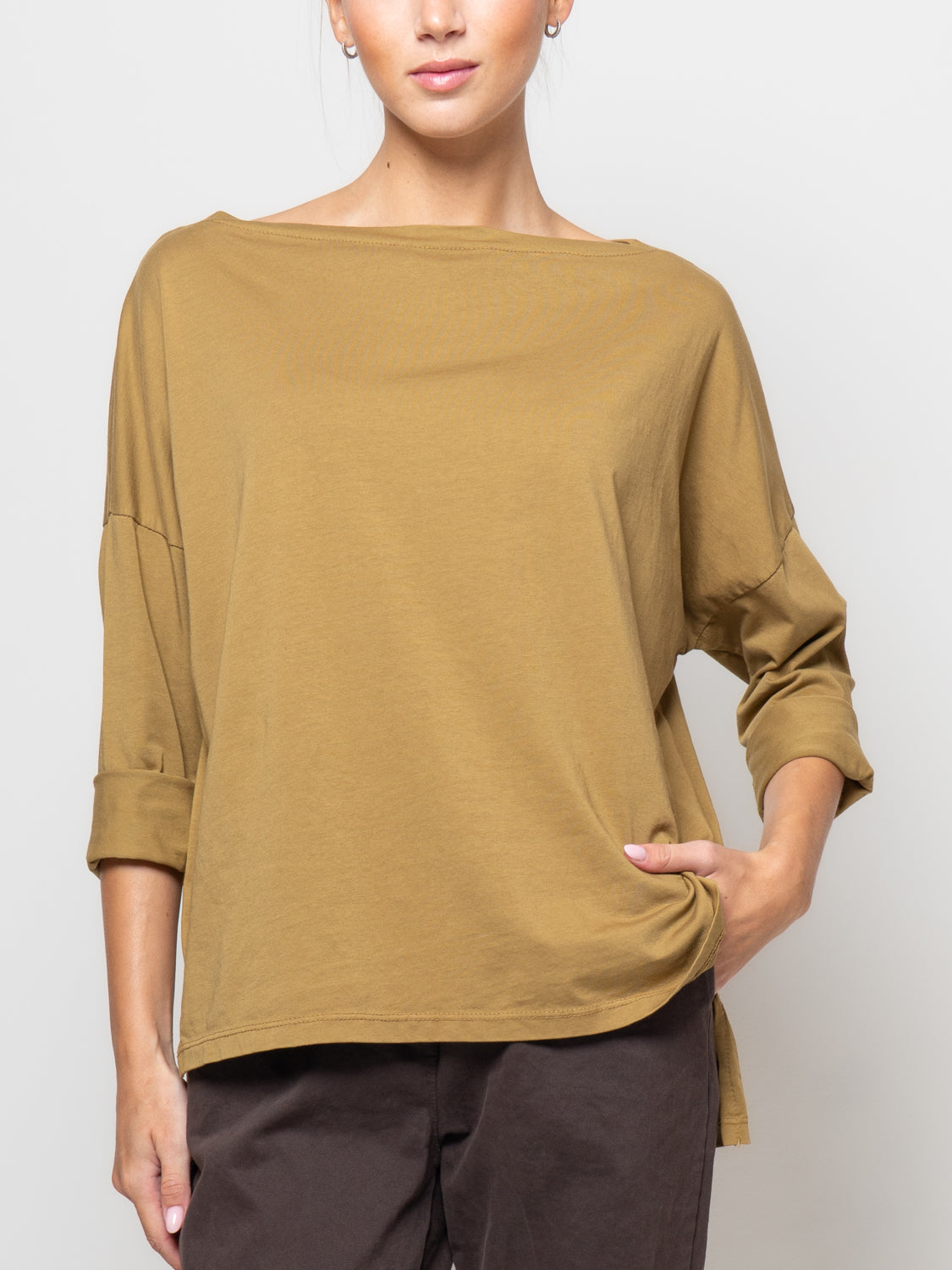 T shirt a manica lunga con scollo a barca