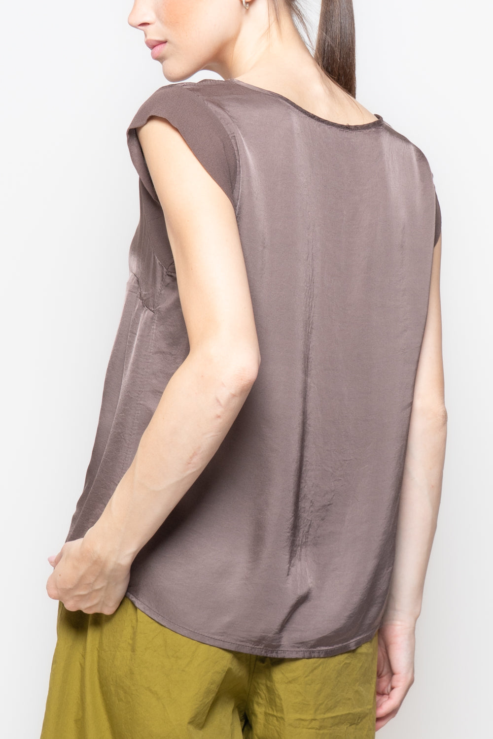 Top in satin paricollo