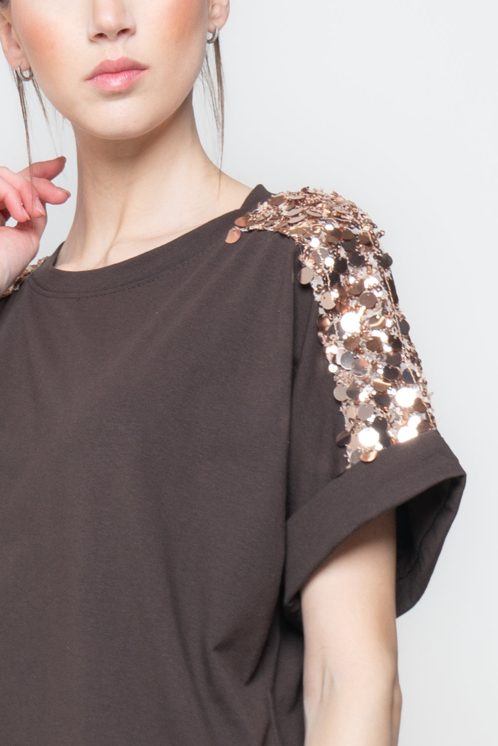 T-shirt con Spalle Paillettes
