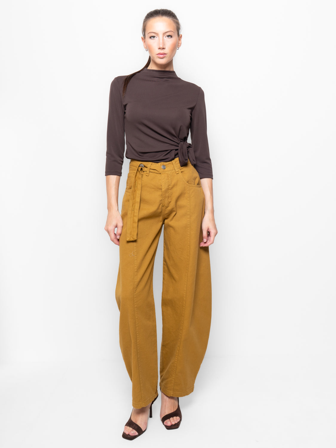 Pantalone cargo verde militare con cintura