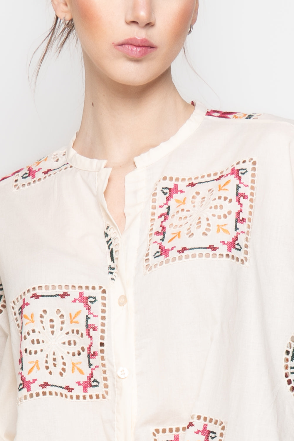 Camicia manica corta con ricami