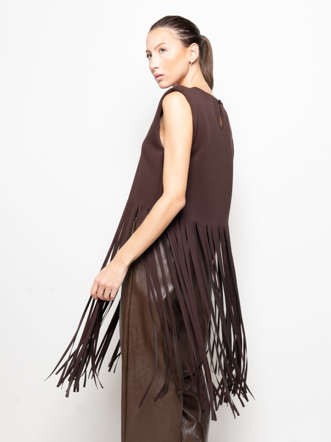 Abito con spalline e frange