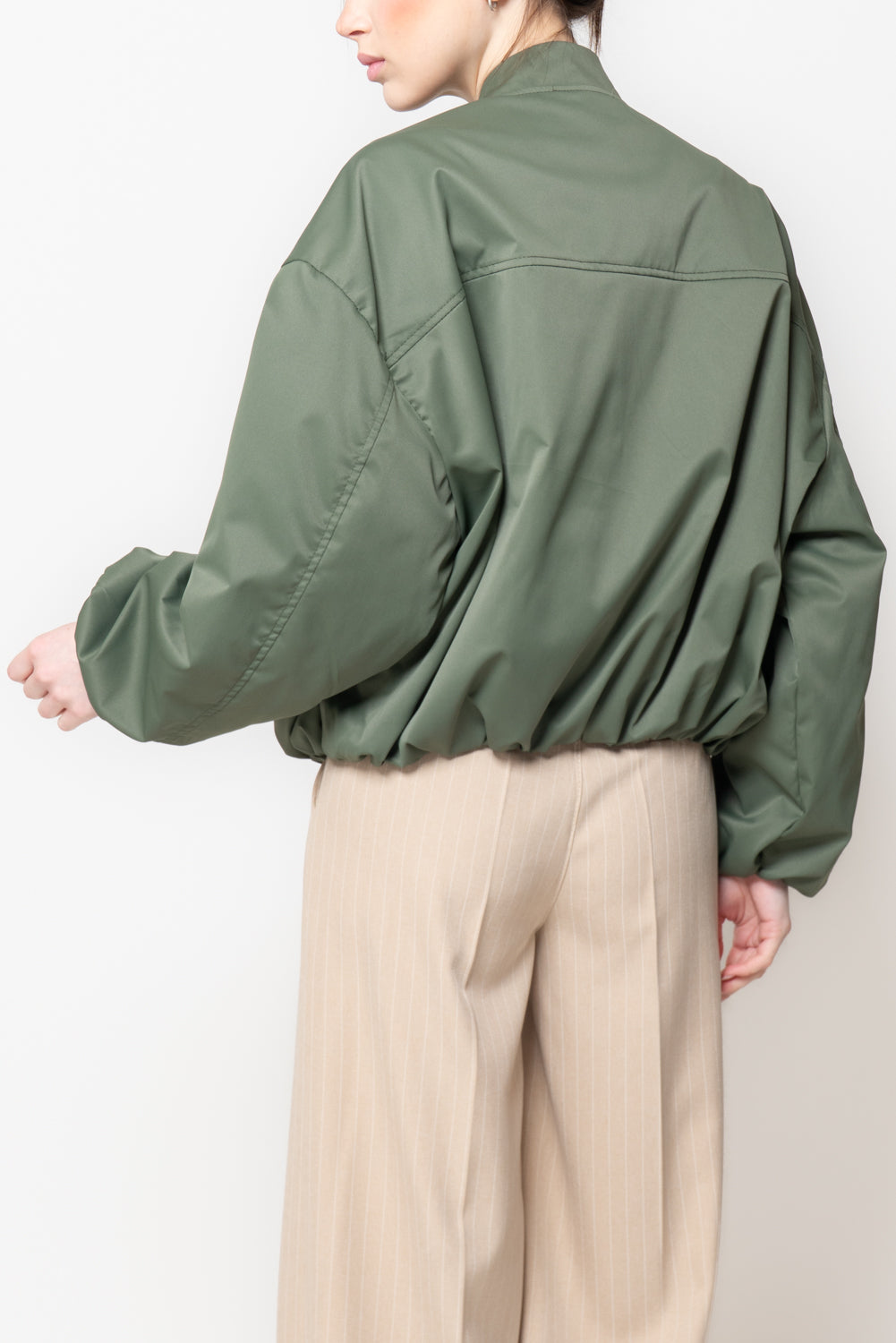 Bomber con tasche frontali applicate