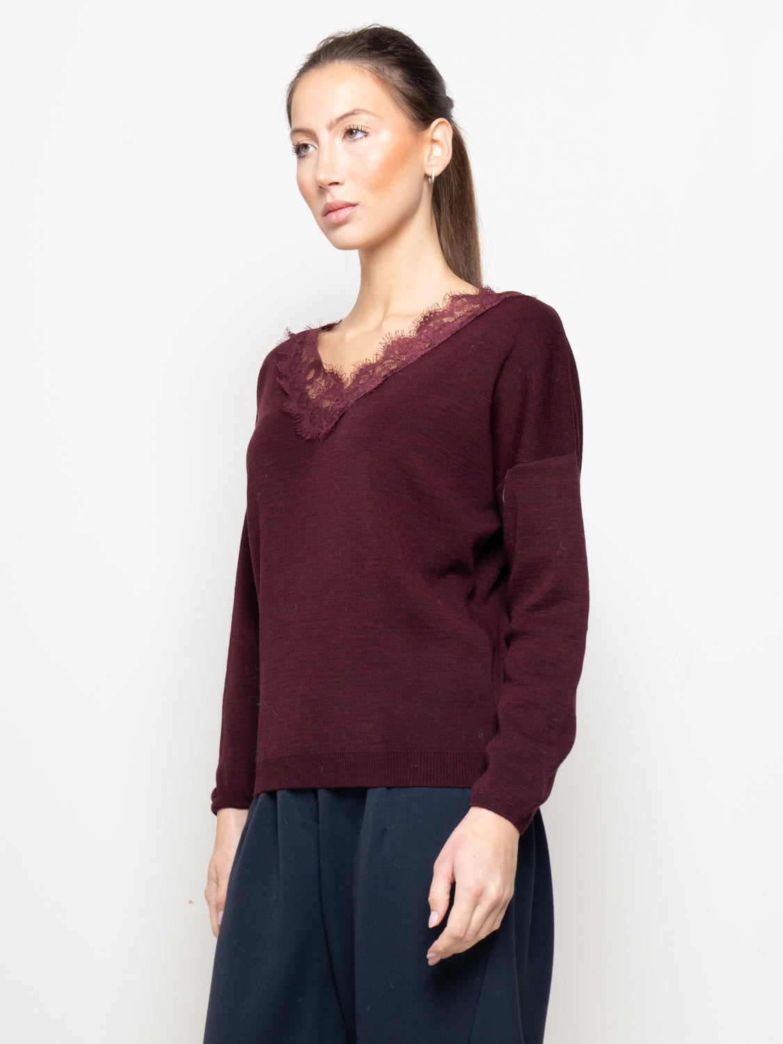 Maglia scollo a V con pizzo