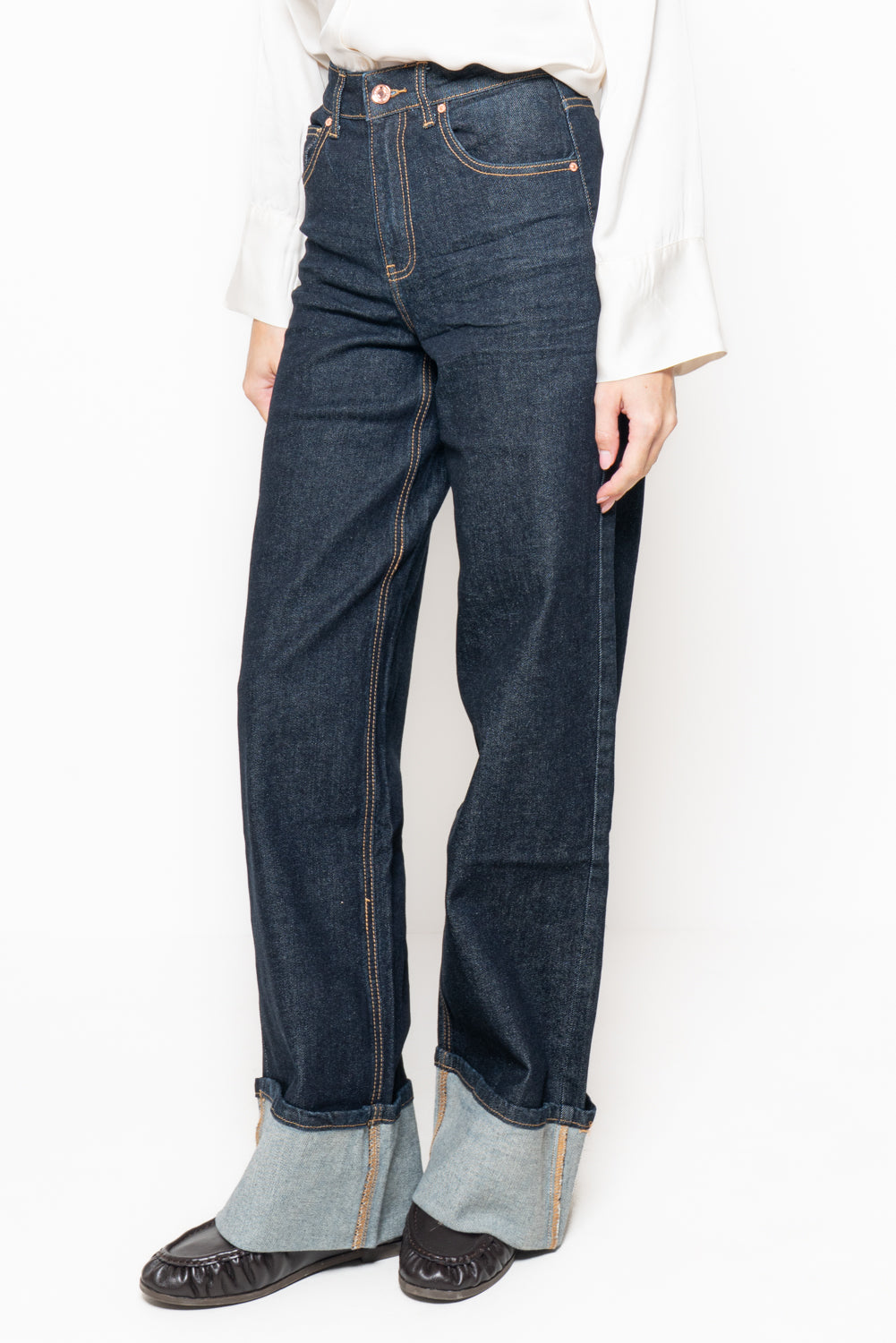 Jeans vita alta con risvolto