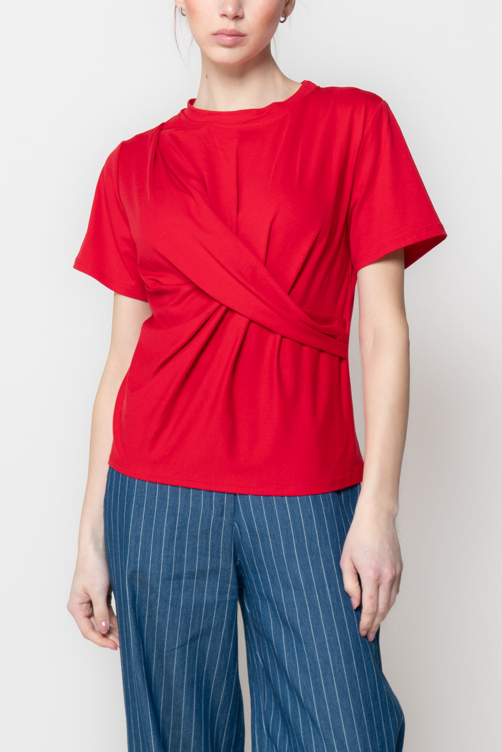 T-shirt con drappeggio