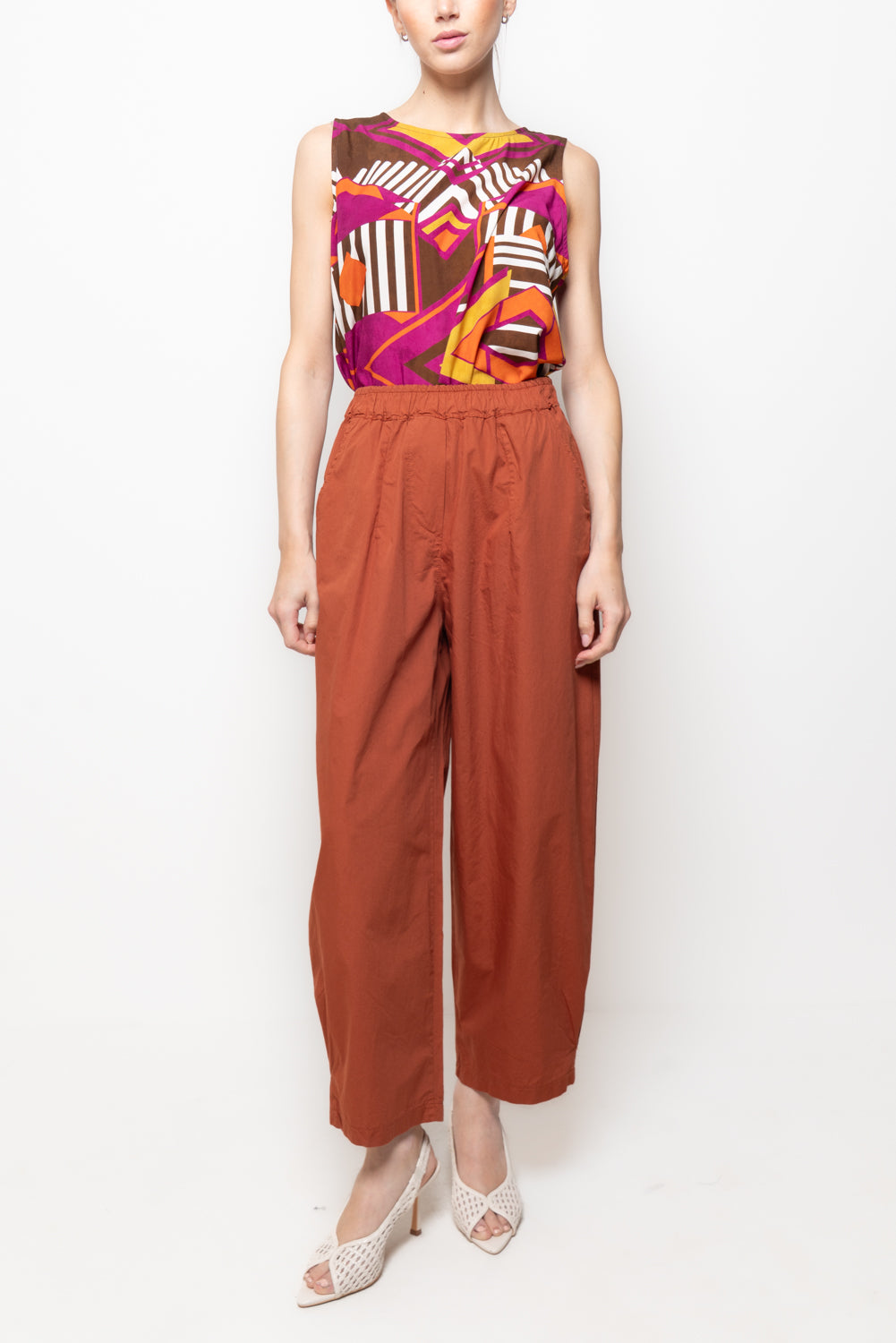 Pantalone barrel con maxi tasca
