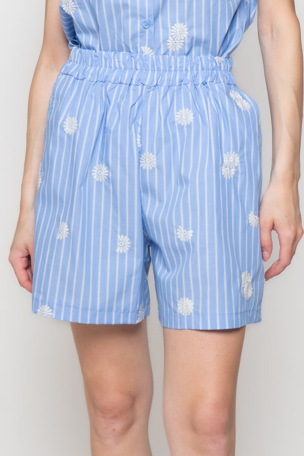 Shorts a Righe con ricami