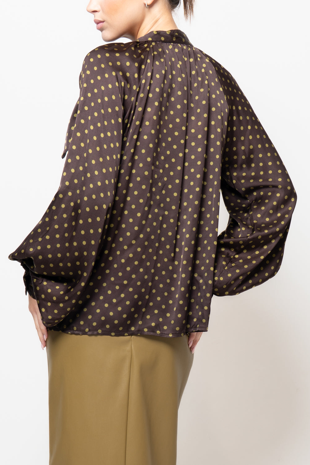 Blusa con fiocco a pois