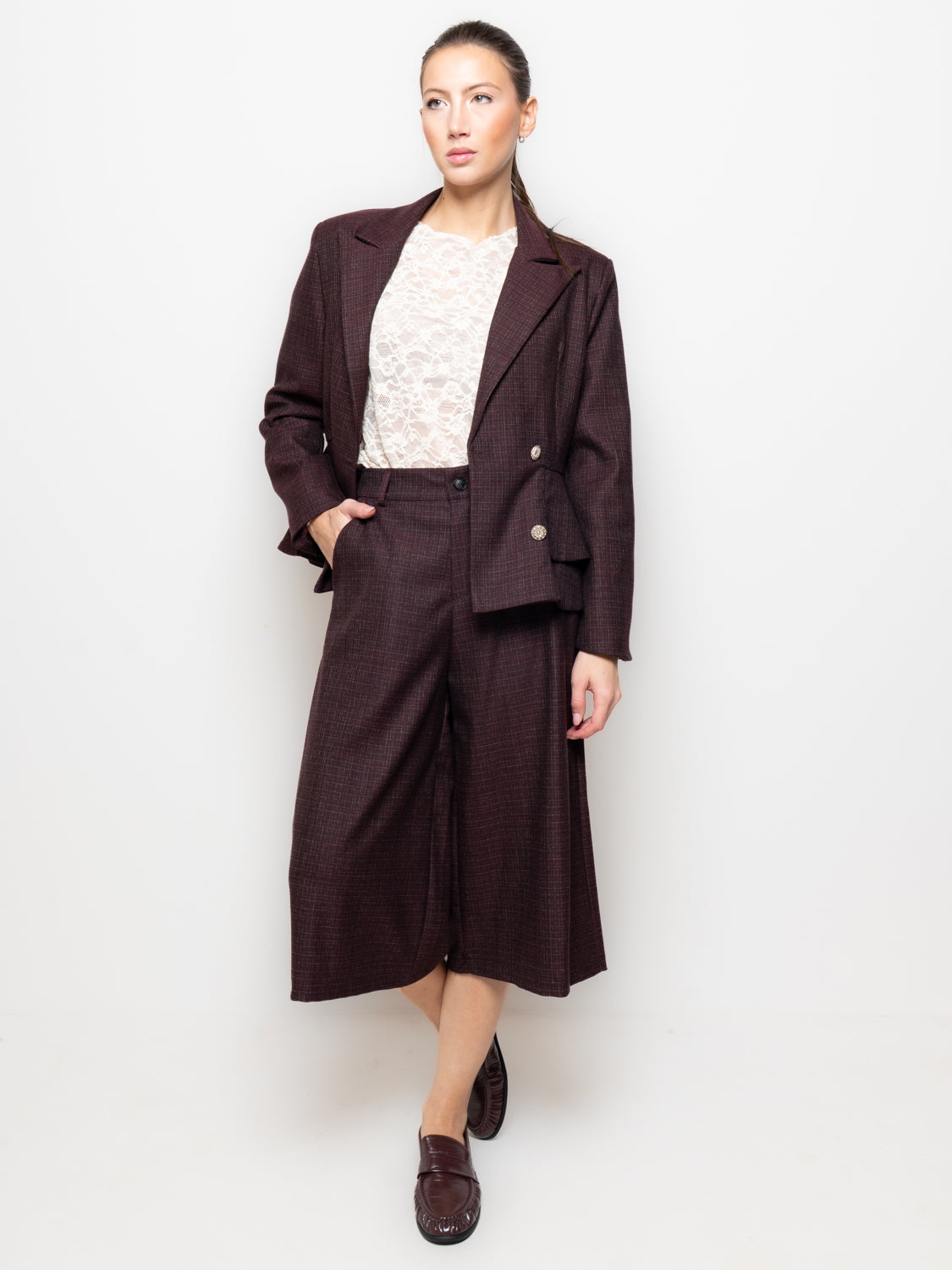 Blazer doppiopetto con balza e bottoni gioiello