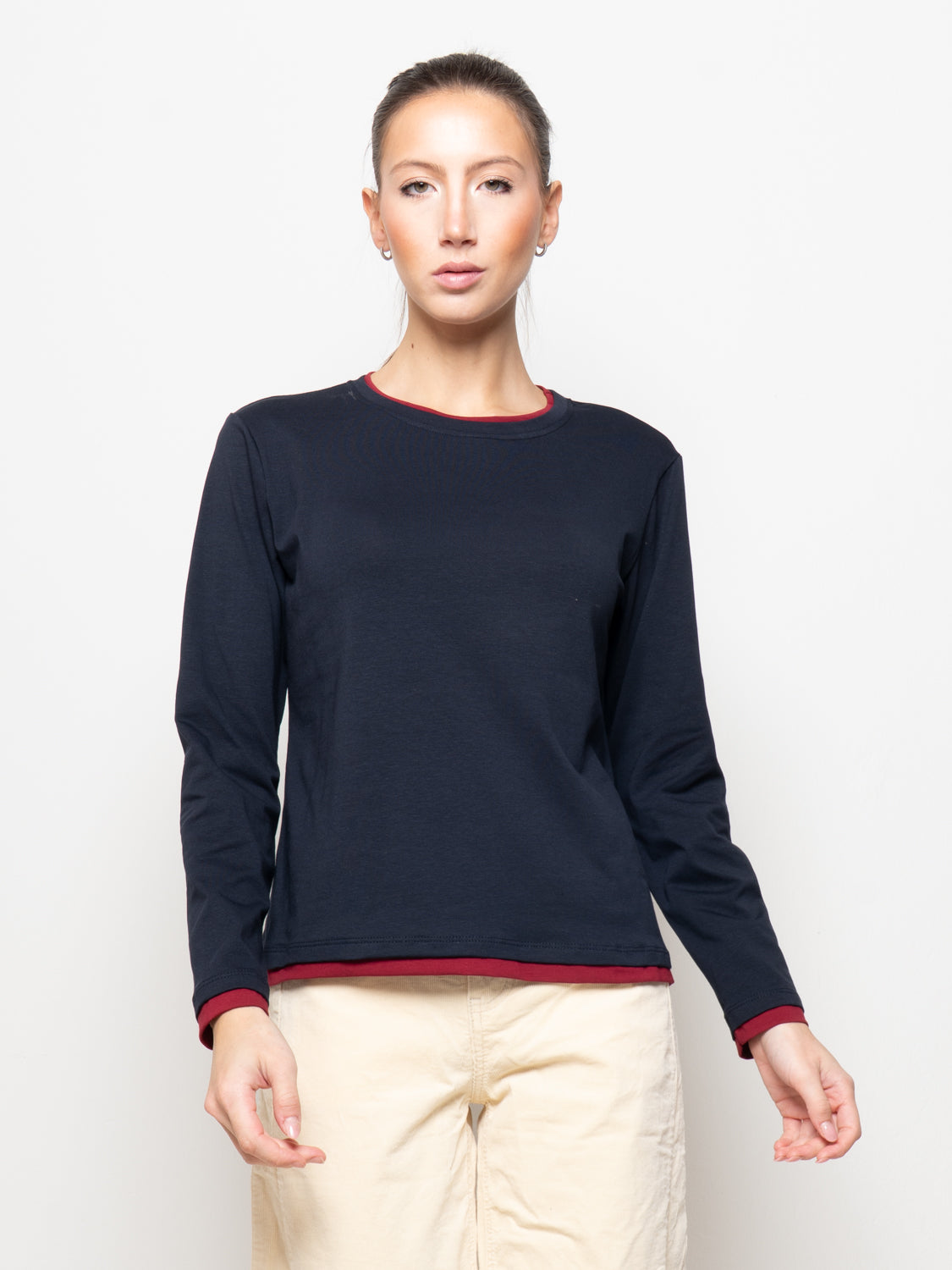 T-shirt girocollo con bordi a contrasto