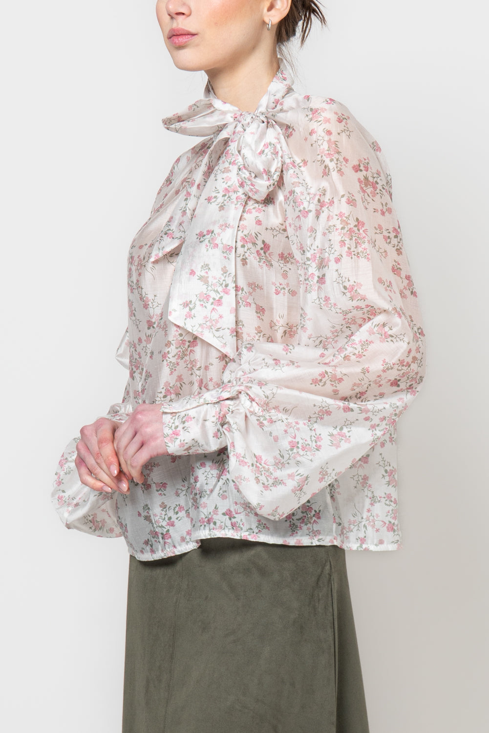 Blusa con fiocco in fantasia floreale