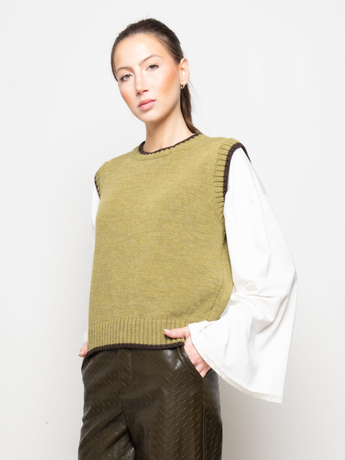 Gilet in maglia con profili a contrasto