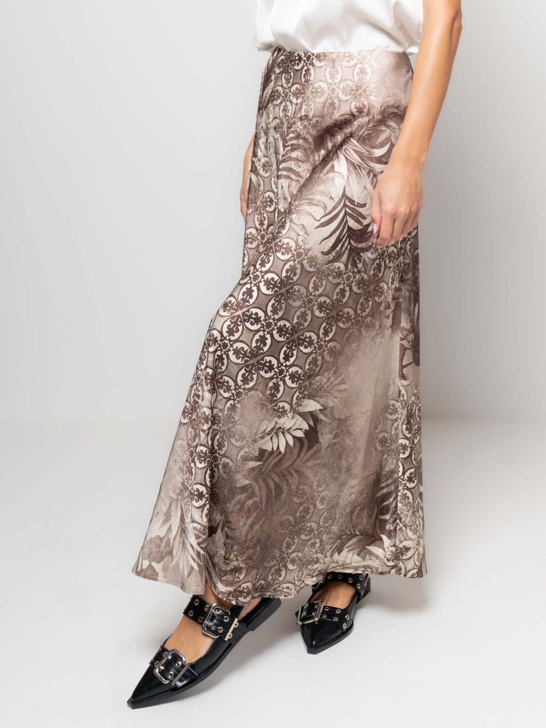 Lounguette fantasia in satin