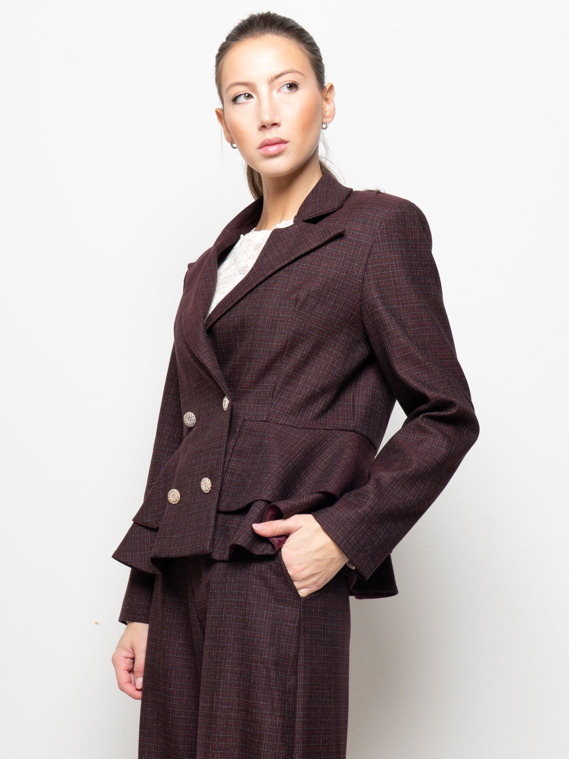 Blazer doppiopetto con balza e bottoni gioiello
