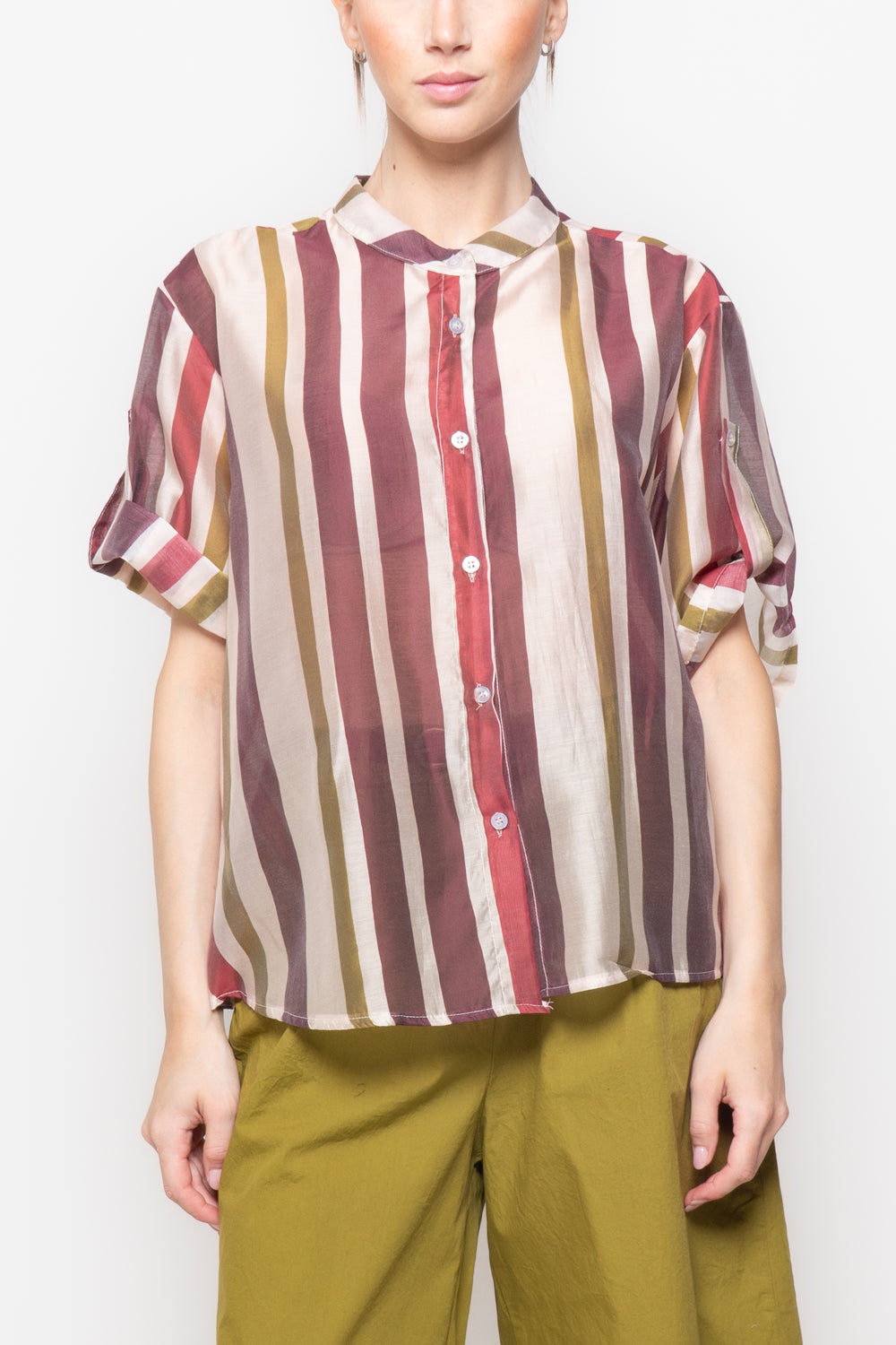 Camicia a Maniche Corte con Colletto alla Coreana