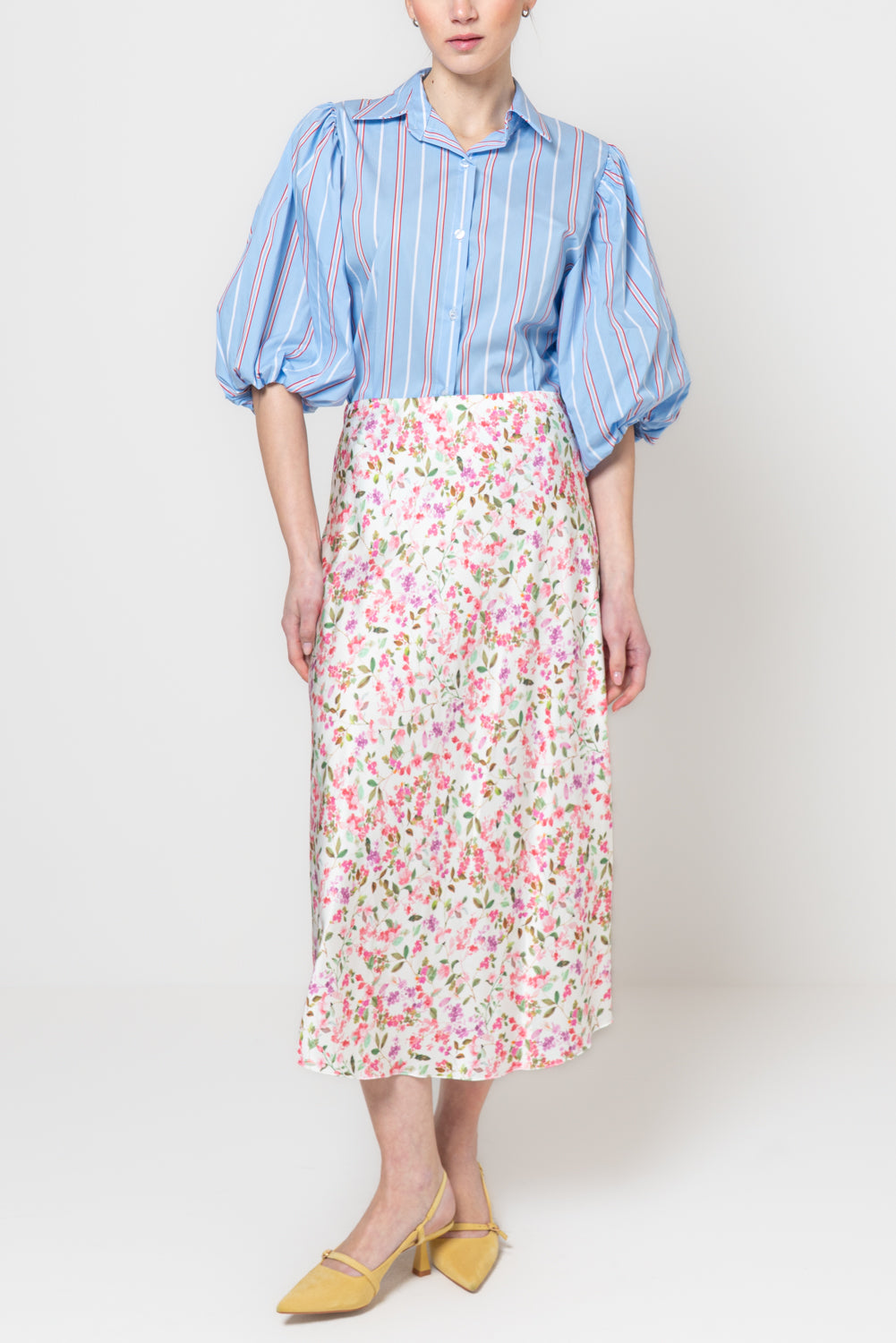 Gonna satin con fiori