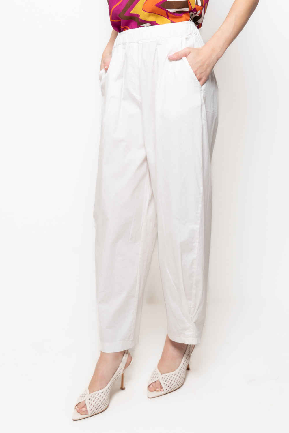 Pantalone barrel con maxi tasca