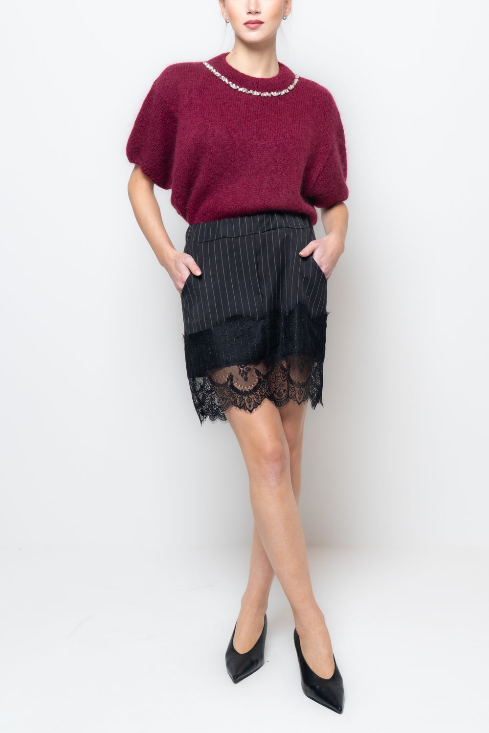 Gonna gessata con pizzo