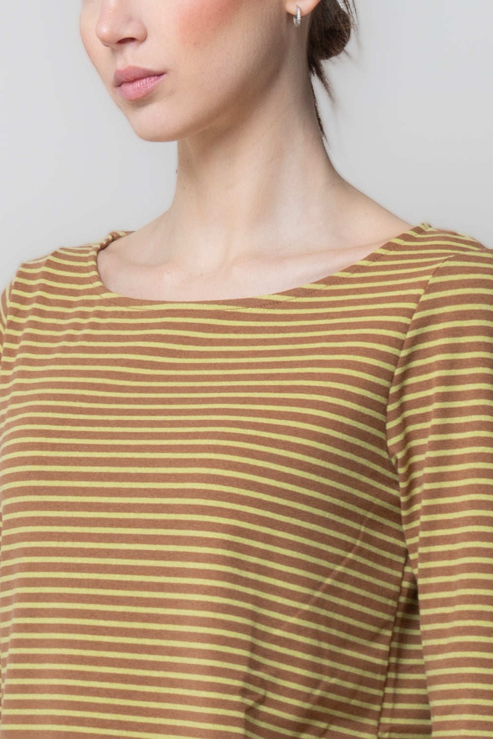 Maglia a Righe Sottili con Spacchetti