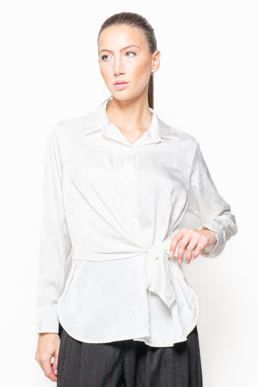 Camicia jacquard con nodo in vita