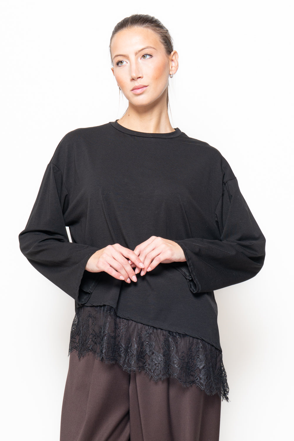 T-shirt oversize con fondo in pizzo