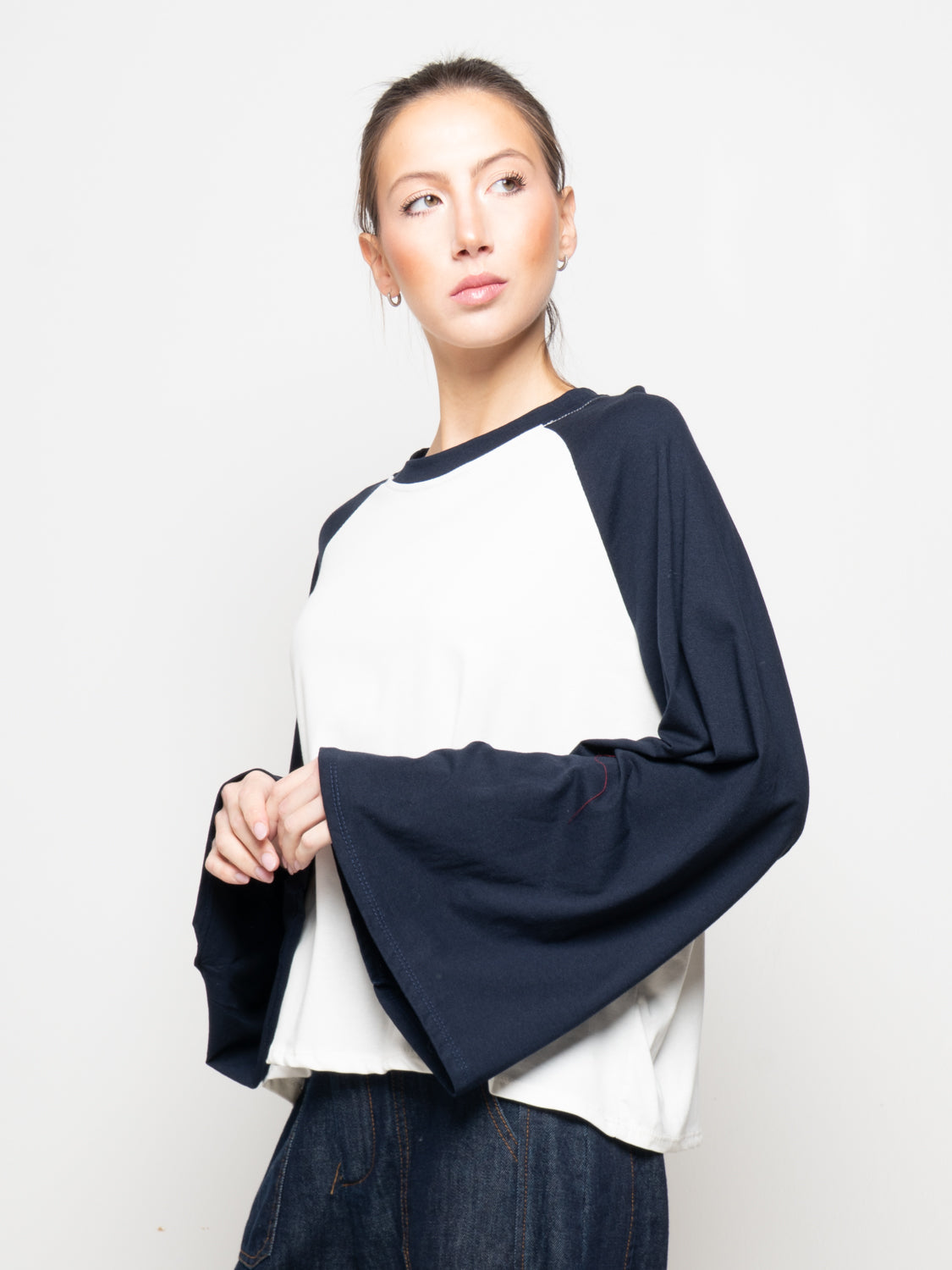 T- Shirt con manica Svasata bicolore