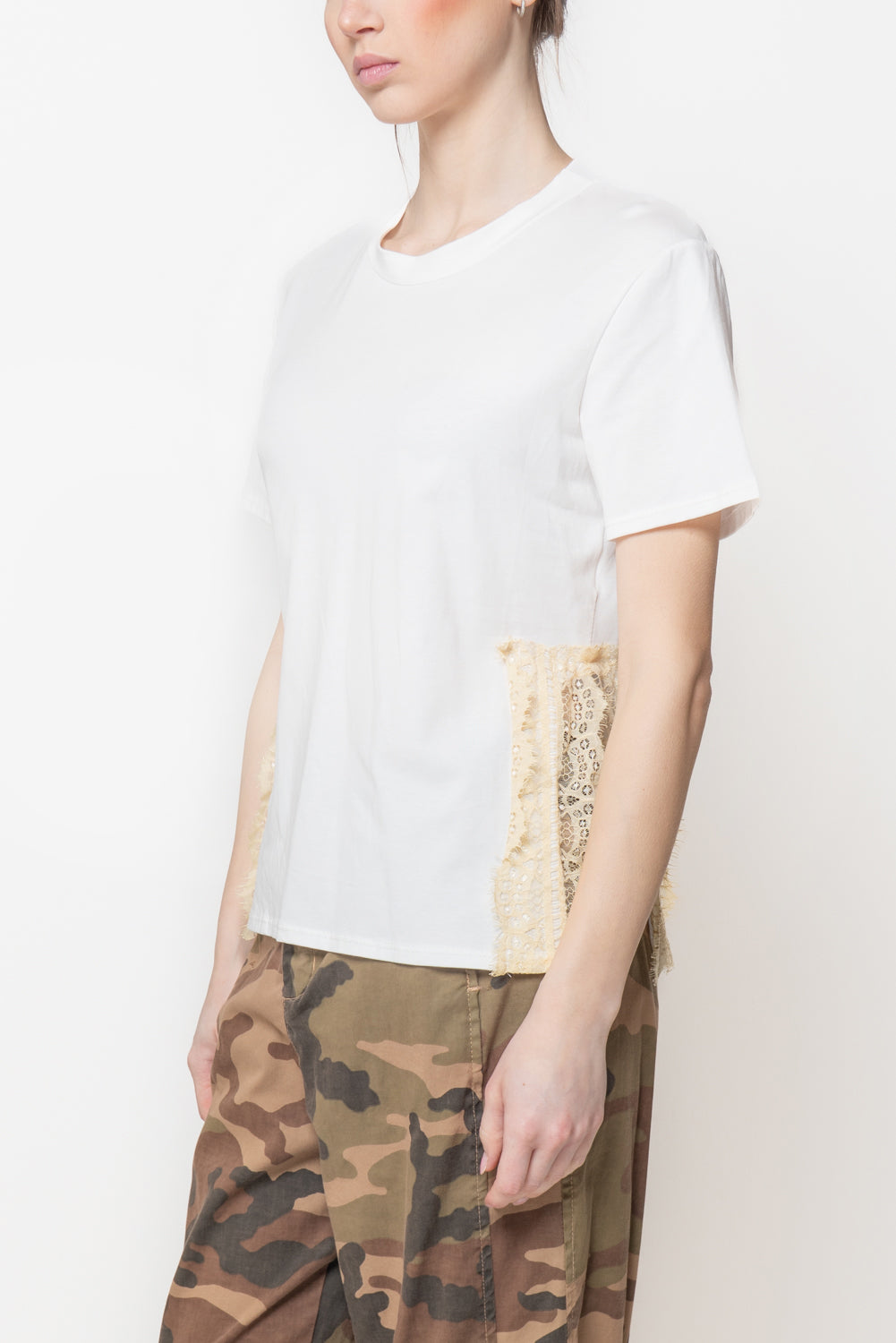 T-shirt con Intarsi in Pizzo