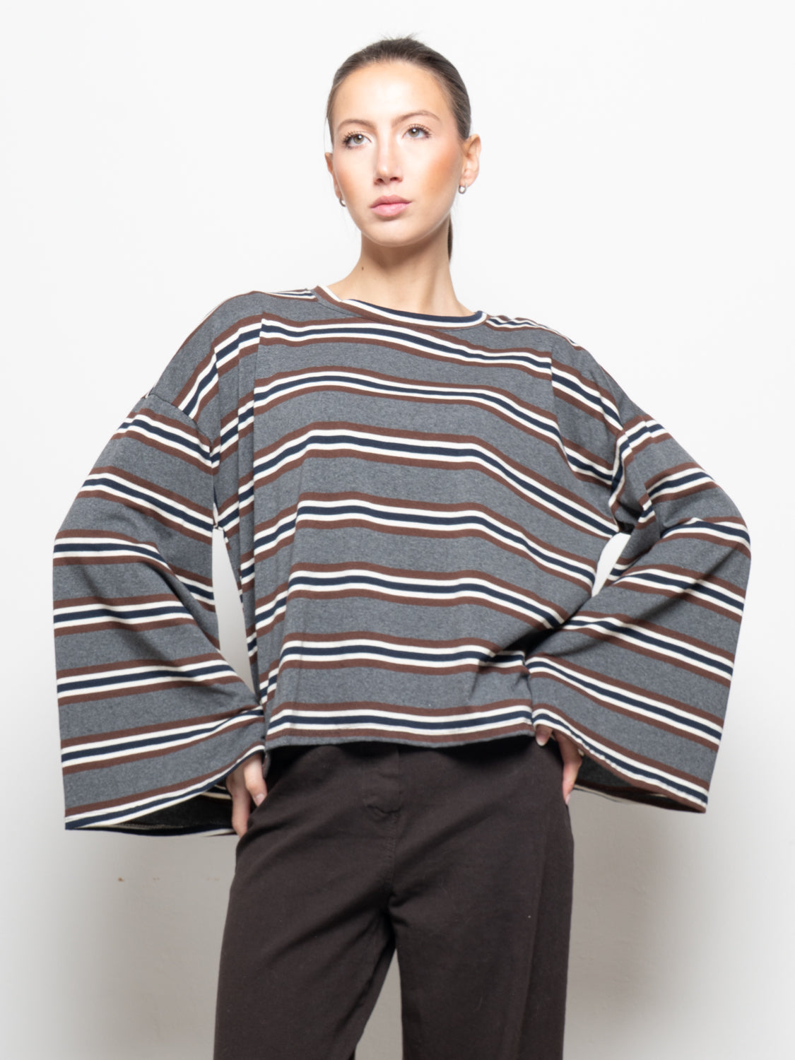 T- Shirt con manica svasata a righe