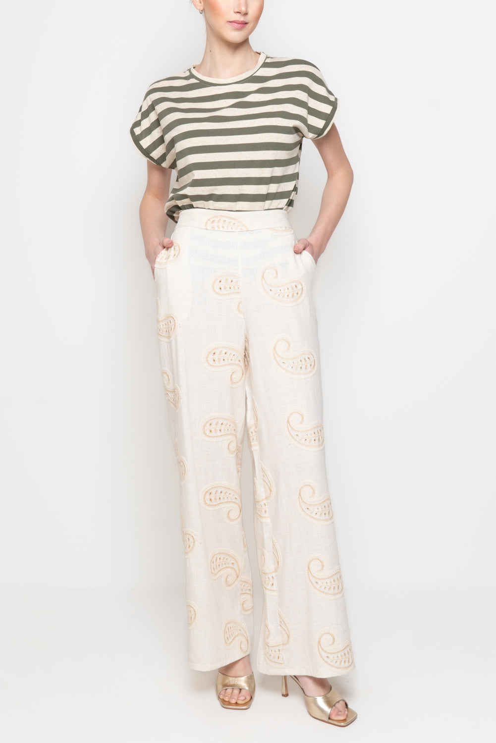 Pantaloni a palazzo con ricami
