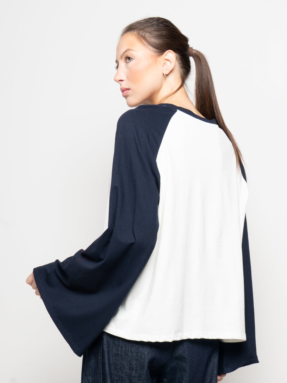 T- Shirt con manica Svasata bicolore