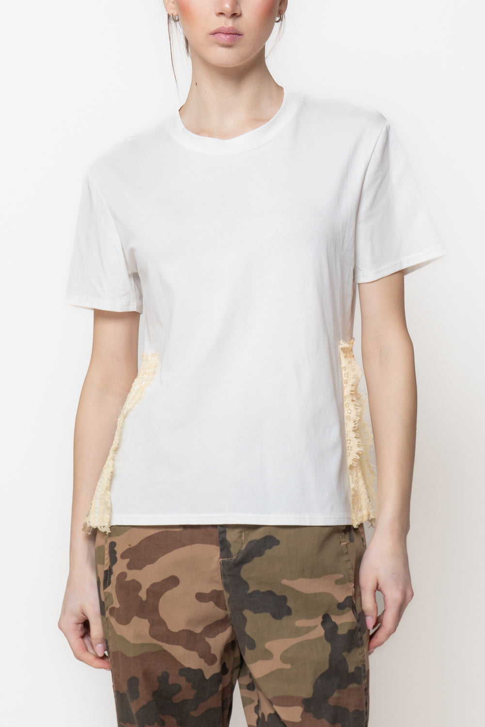 T-shirt con Intarsi in Pizzo