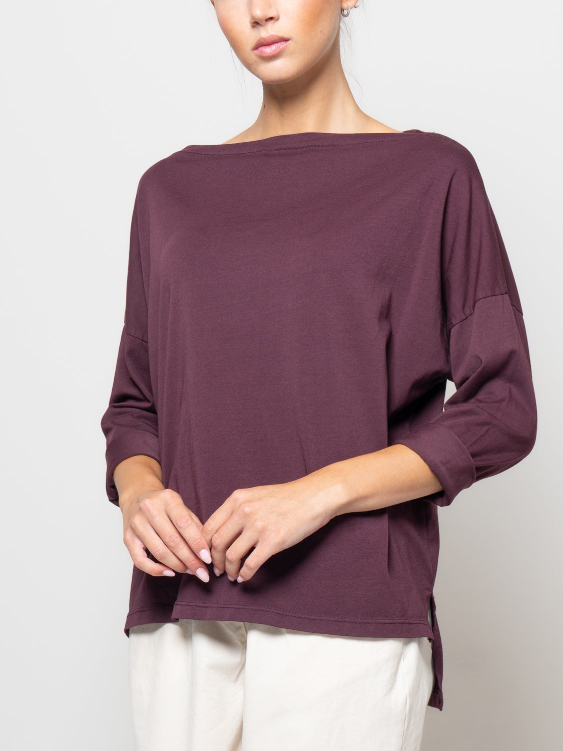 T shirt a manica lunga con scollo a barca