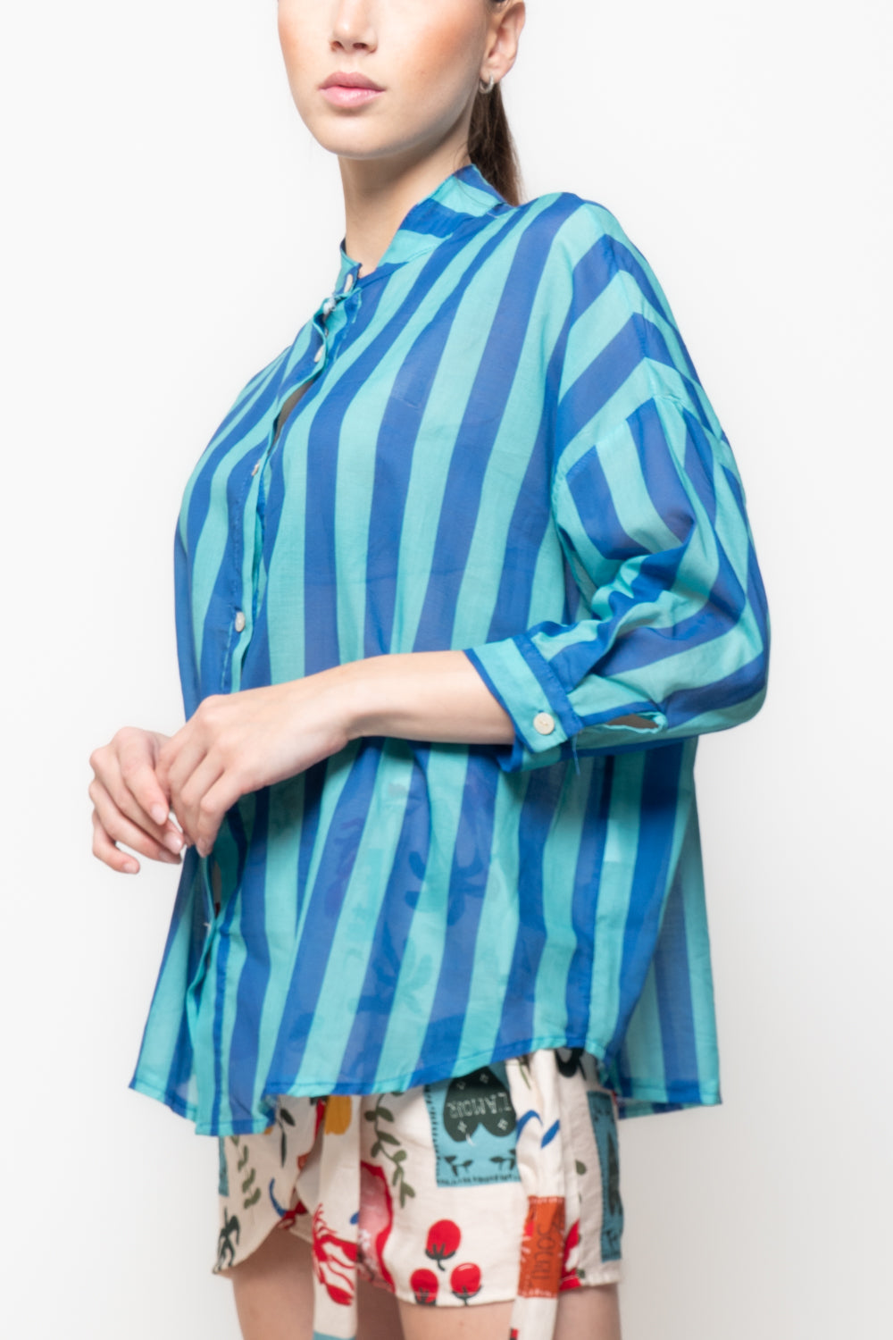 Camicia alla coreana a righe